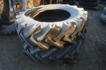 X 2 tractor, 16,9-14-30. About 60% tread