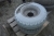 2 hjul på stålfælg, nav ø 160 mm, 6 bolthuller, dæk: 100/75-15,3