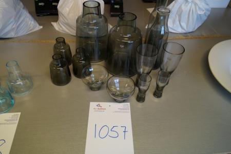 Holmegaard (Flora) vaser - røgfarvet, 2 store, 4 små, 2 drinkglas (Canada), 2 snapsglas (Canada), 2 stk. Karafler (Minima)
