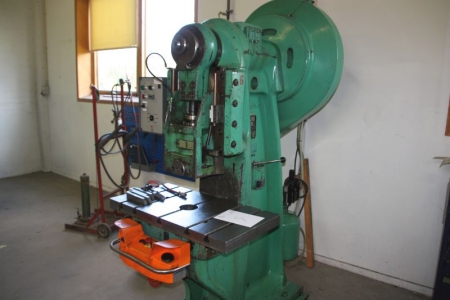 Eccentric press, PMB EPF 32. SN: 2179. Year 1966. Press force: 32 ton. Weight 2000 kg. Seller says that there is a failure in the electrical system