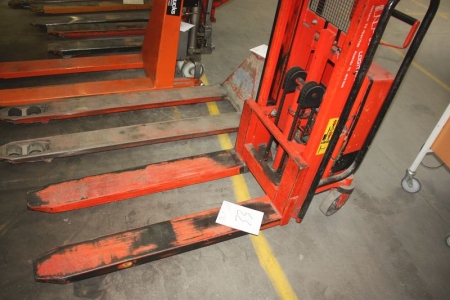 Pallet truck, NP LL1000TE. Max. 1000 kg. Sold without leave