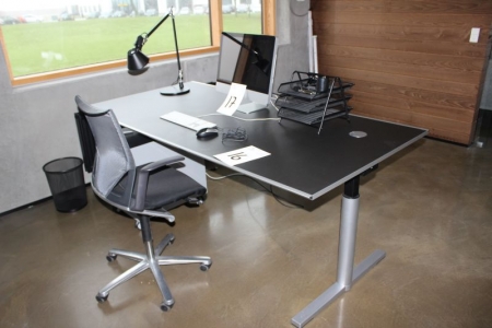 Skrivebord, Labofa Munch Type: MX280984 + stol, Modus Wilkhahn + skuffesektion, (Bordlampe medfølger ikke)