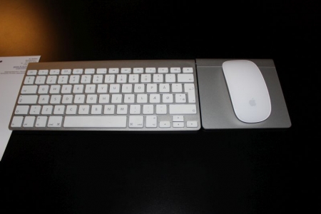 Apple keyboard + mouse