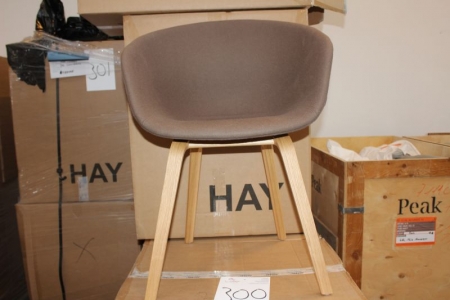 4 pcs. Hay chairs AAC23, Brune