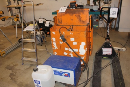 Electric pallet truck, Still with leaves