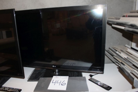 LG 42 "flat screen TV with remote control up + dvd player, Luxor