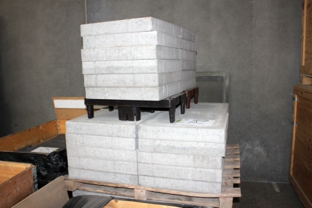 about 60 pcs. concrete slabs 50x50x8 cm