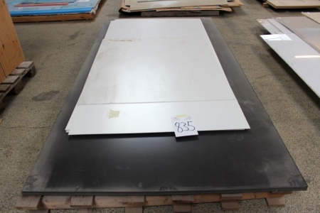 7-tlg. weißer Schaum / Kunststoffplatten, 122x244 cm + 9-tlg. schwarz Schaum / Kunststoff 3 mm, 156x304,7 cm