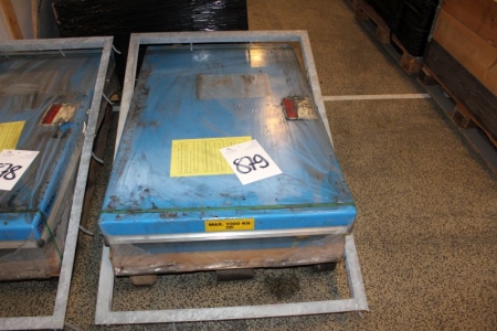 Hydraulic lifting table, Translyft max 1000 kg with frame (unused) L: 130cm, W: 80 cm, year 2002 serial no .: 02067522