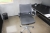Elhæve/sænke skrivebord, Labofa Munch, 2000x1000 mm + stol, Modus Wilkhahn + skuffesektion + skab i stål, PC skærme medfølger ikke 