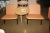 Round Hay Tisch + 2 Stühle, Sturm aus Hurup Möbelfabrik, hellem Nougat Leder