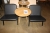 Hay bord  Ø 60 cm + 2  stole Storm fra Hurup møbelfabrik, sort læder