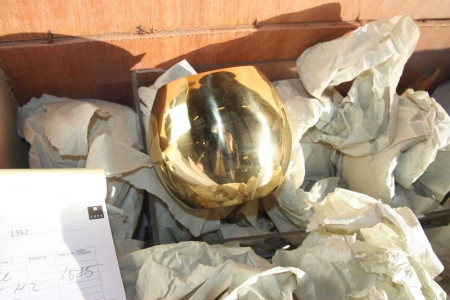 10 x handmade brass spheres, about ø 15 cm. Height approximately 13 cm (archive picture)