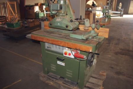Horizontal milling machine woodworking. MT4. Fitted with feeders and pins sled