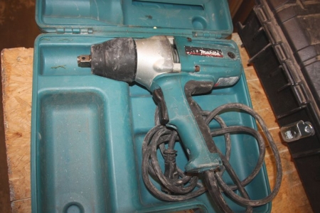 Power impact wrench, Makita, in case