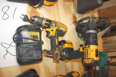 2 x cordless drywall screwing machines, DeWalt, with 1 battery and 1 charger