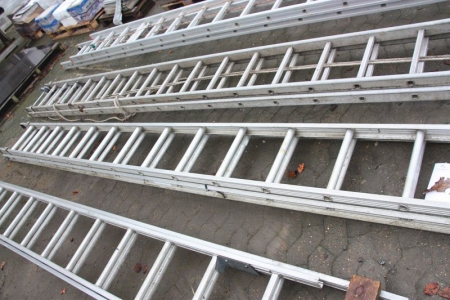 Aluminium extension ladder, an estimated 7 meters