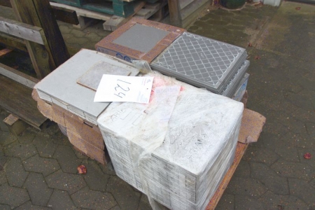 Pallet with tiles residues