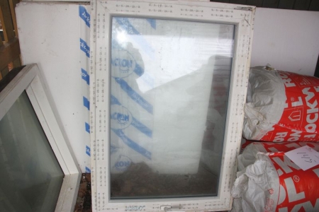 Plastic Window, unused. Tilt and turn. Width x height x frame width, ca. 132 x 92 x 12 cm