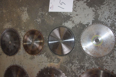4 x circular saw blades: ca. Ø26 - ø3 + Ø22,6 - ø3 + 22.5mm - ø3 +? 29 - ø3 cm