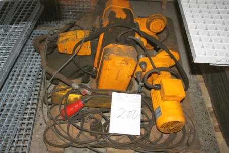 Electric hoist, ABB, 3200 kg. A speed: up / down, forward / back. Taken down on a pallet