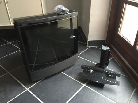 B & O TV 21 "with wall mount