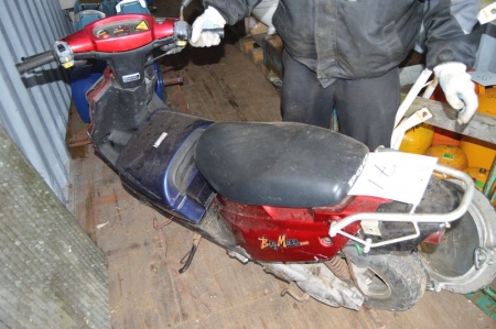 Moped, 45, PGO Big Max 50R. Condition unknown. Sold without papers