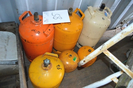 6 x gas cylinders