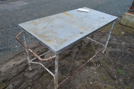 Stainless steel table with wheels in the end. Approximately 150x75 cm