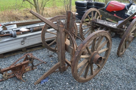 Chassis for antique horse-drawn carriage