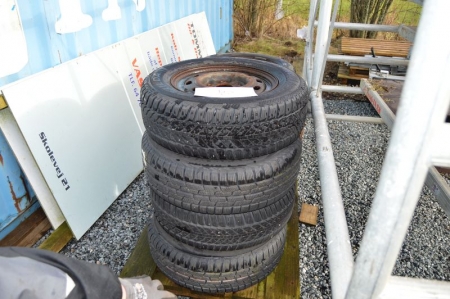4 x winter tires 175/65 R14 + 4 winter tires 215/65-R15. Good tread. Have been fitted to a Mercedes Sprinter