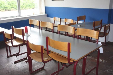 9 canteen tables, 4 people + 36 canteen chairs