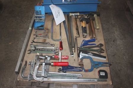 Pallet with tools