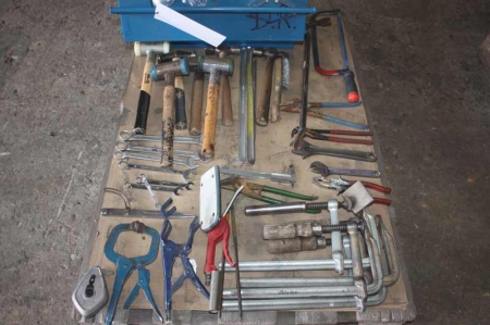 Pallet with tools