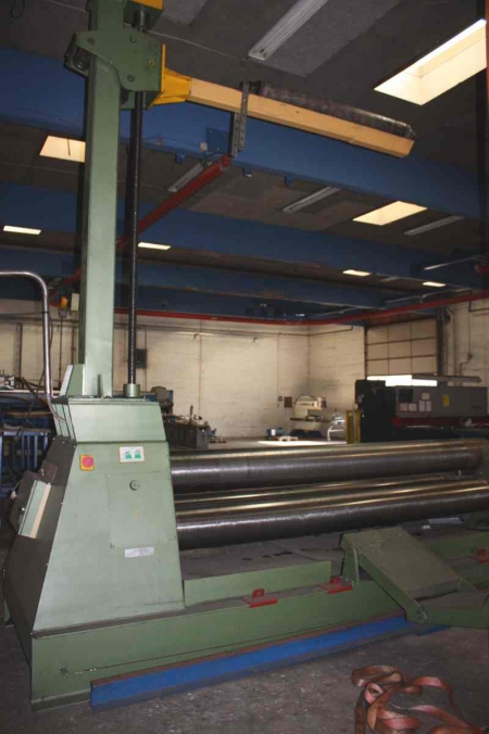 Plate Bending Machine, Roundo PS 310 type PASC Hydraulically operated side support. SERIAL: 894458. Year of the 1989. Capacity: 3000x10. Brochure Sheet and original manual included. Machine Dimensions: Length approx. 4.8 m. Height without tower approx. 1.