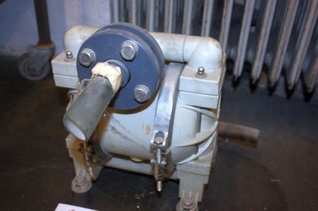 Pumpe, type DL25-PM-EEE. SN: 304048. År: 2003