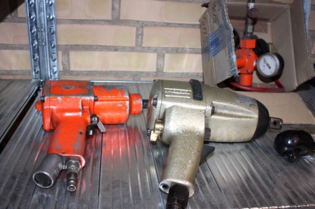 (3) pneumatic tools + gas manometer + valve