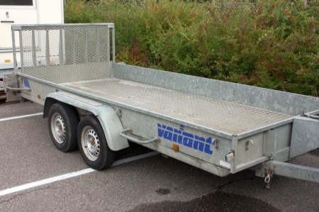 Machine trailer with loading ramp. Handhydraulic tip. Variant. T: 2000 kg. L: 1400 kg.