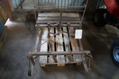 Old sleigh with brake device for horse