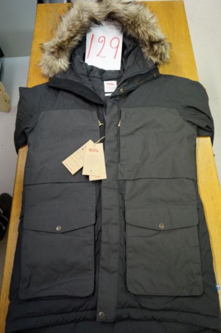 Fjällräven Barents parka size. L