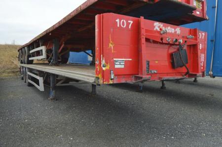 Sommer 3 axle open trailer headboard. Year: 02-01-2002. Reg no .: JC7904. Signed off. Brakes not tested