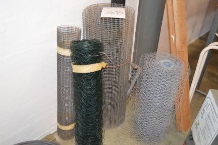 4 rolls wire fences, various types