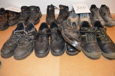 4 pairs of safety shoes, used, Assorted