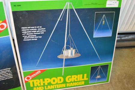 Grill on the tripod, unused in original packaging (archive picture)