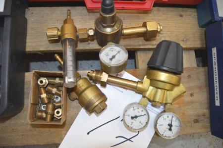 2 x manometers + various oxygen and acetylene parts