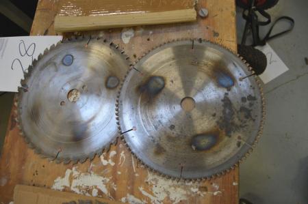 Saw blades: 300 mm x ø30 mm + Ø295 x ø30 mm (suitable for circular saw, lot no. 33)