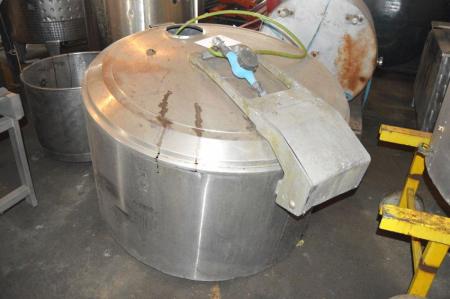 Stainless steel tank with hatch, acid resistant. Capacity approximately 800 liters