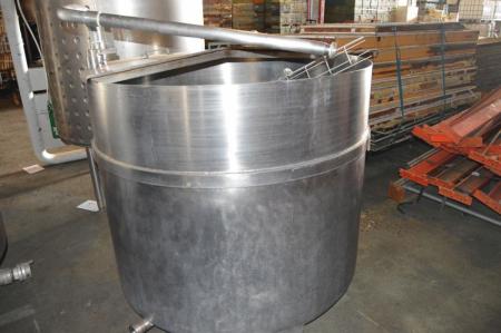 Stainless steel, acid-proof tank. Capacity approximately 1500 liter