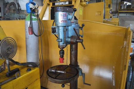 Drill press, IMA A60-S. With gearbox. Runs well. Extra chuck