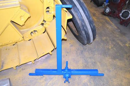 Three-point hitch of the tractor-trailer hook